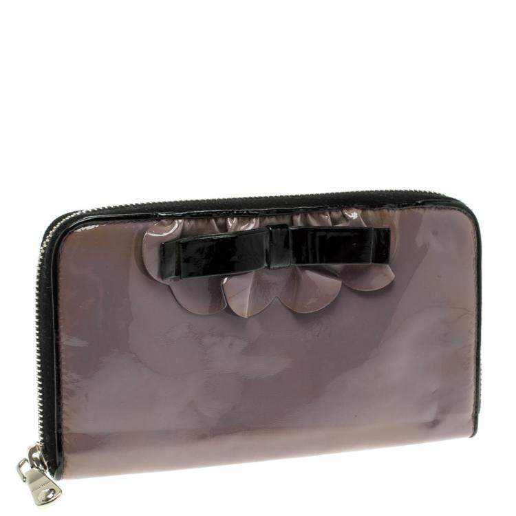 Pre Owned Miu Miu Lilac Patent Leather Zip Around Wallet