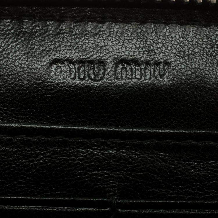 Pre Owned Miu Miu Lilac Patent Leather Zip Around Wallet