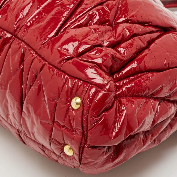 Pre Owned Miu Miu Red Matelasse Patent Leather Shopper Tote