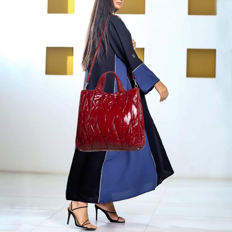 Pre Owned Miu Miu Red Matelasse Patent Leather Shopper Tote