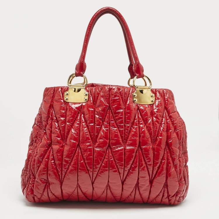 Pre Owned Miu Miu Red Matelasse Patent Leather Tote