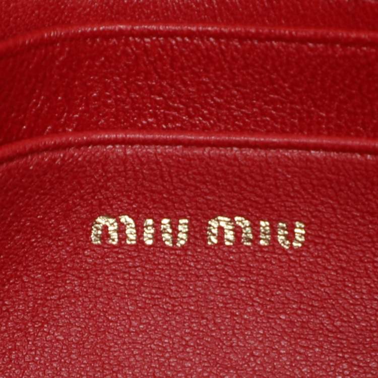 مملوكة مسبقًا Miu Miu Red Matelassé Leather Wallet On Chain