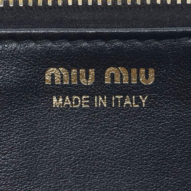 Pre Owned Miu Miu Black Snakeskin Embossed Leather Phone Wallet Crossbody Bag