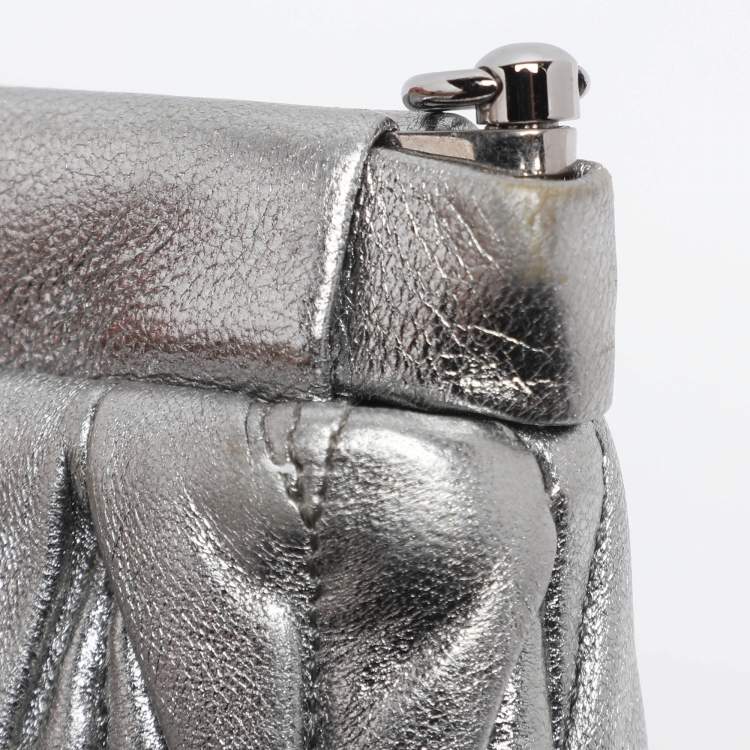 Pre Owned Miu Miu Metallic Silver Matelasse Leather Clutch