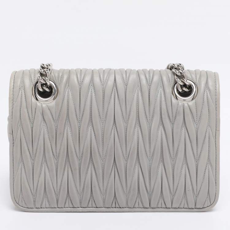 Pre Owned Miu Miu Grey Matelasse Leather Club Shoulder Bag