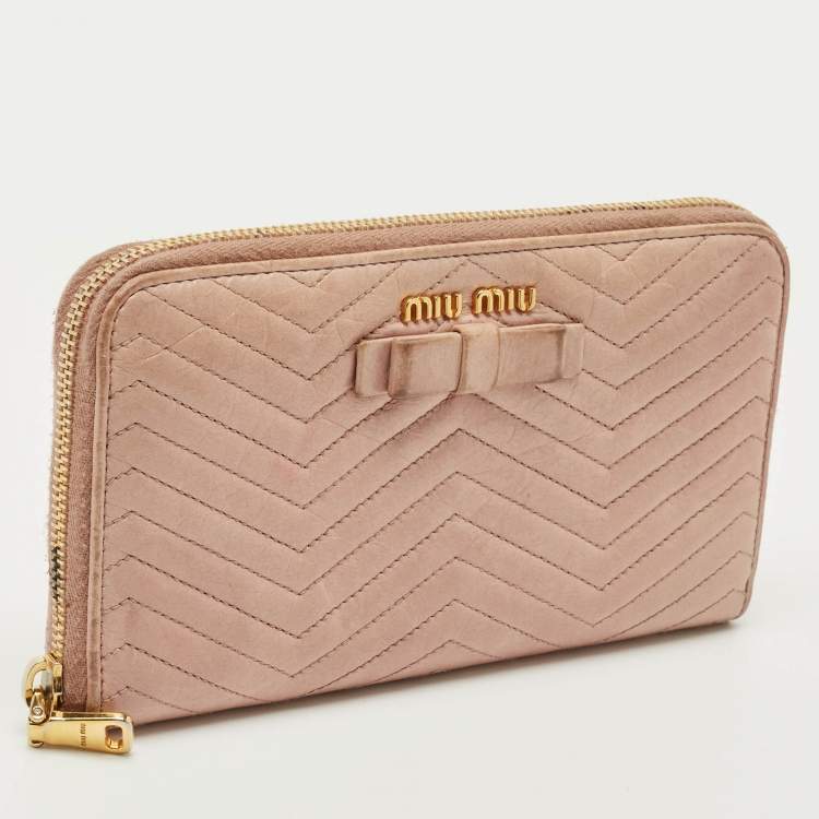 Pre Owned Miu Miu Beige Quilted Leather Zip Continental Wallet