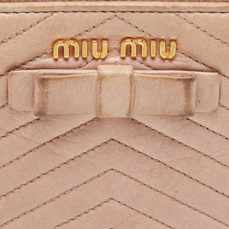 Pre Owned Miu Miu Beige Quilted Leather Zip Continental Wallet
