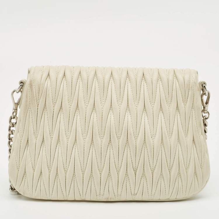 Pre Owned Miu Miu White Matelassé Leather Logo Flap Crossbody Bag