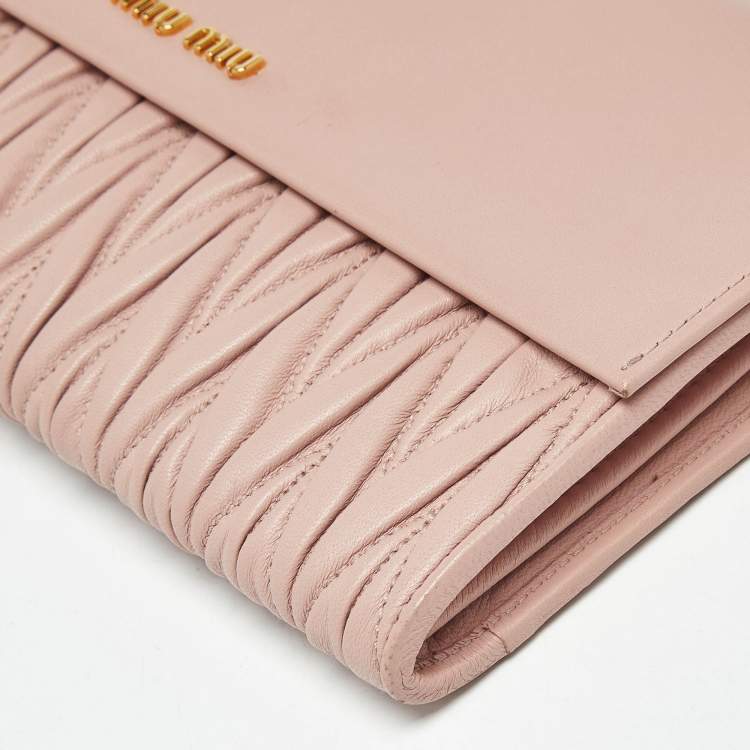Pre Owned Miu Miu Light Pink Matelassé Leather Flap Clutch