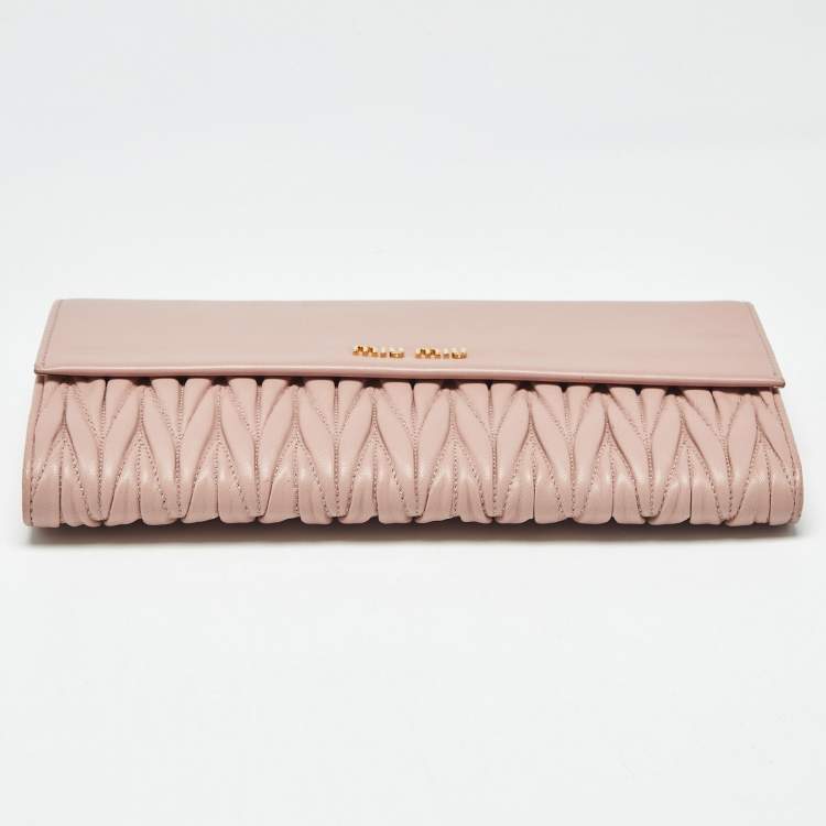 Pre Owned Miu Miu Light Pink Matelassé Leather Flap Clutch