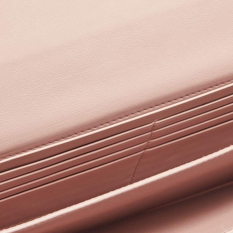 Pre Owned Miu Miu Light Pink Matelassé Leather Flap Clutch