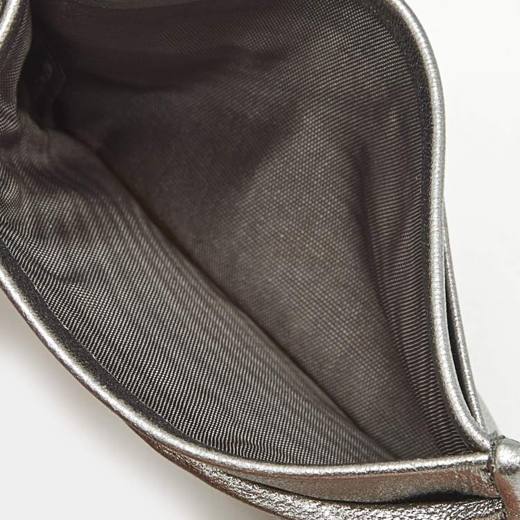 Pre Owned Miu Miu Silver Matelassé Leather Logo Embellished Card Holder