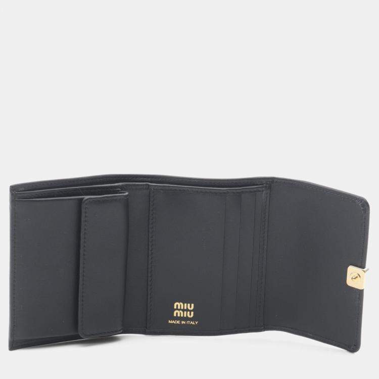 Pre Owned Miu Miu Miu Softy Metal Tri-Fold Wallet Leather Black