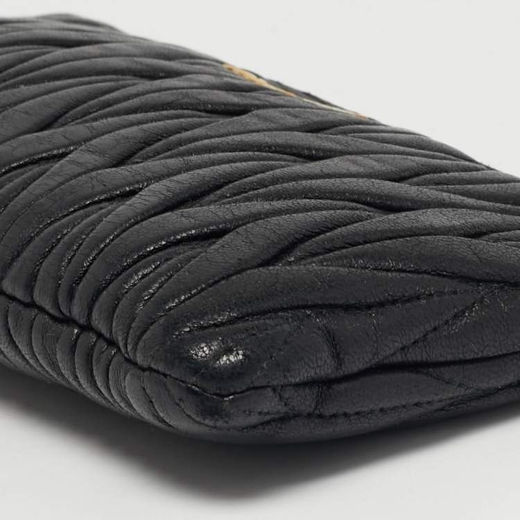 Pre Owned Miu Miu Black Matelassé Leather Zip Pouch