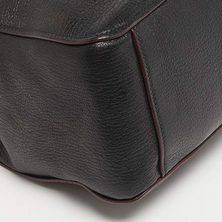 مملوكة مسبقًا Miu Miu Buckle Black Leather Madras Tote