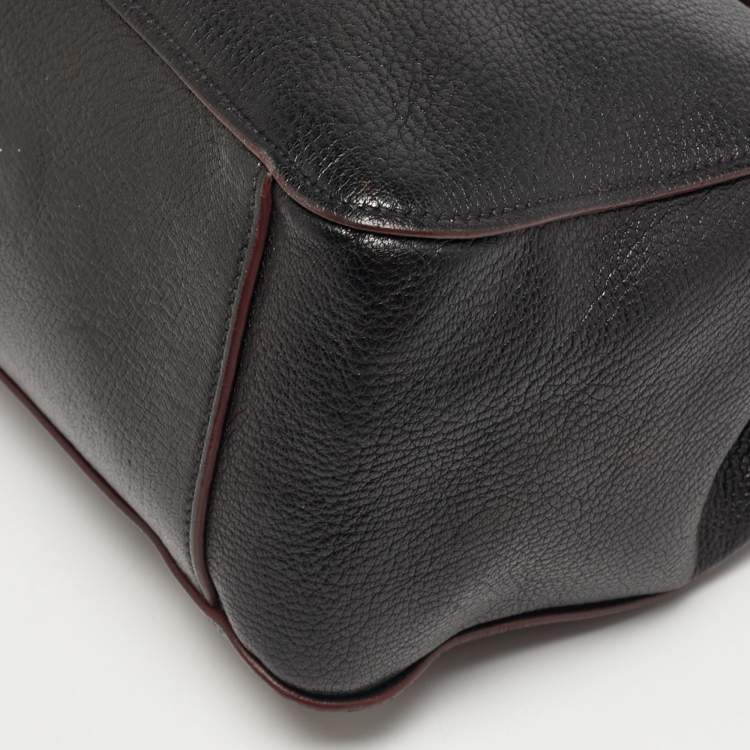 مملوكة مسبقًا Miu Miu Buckle Black Leather Madras Tote