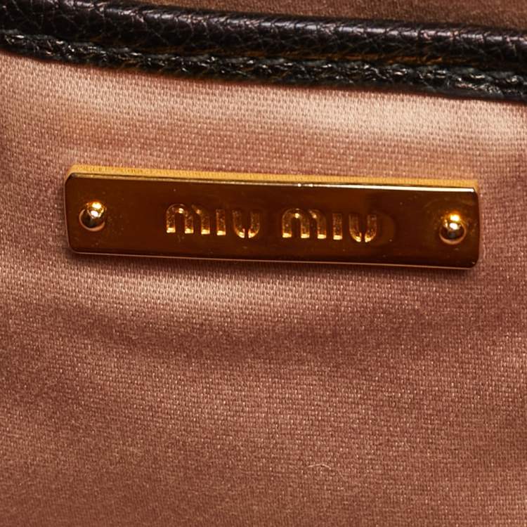 مملوكة مسبقًا Miu Miu Buckle Black Leather Madras Tote