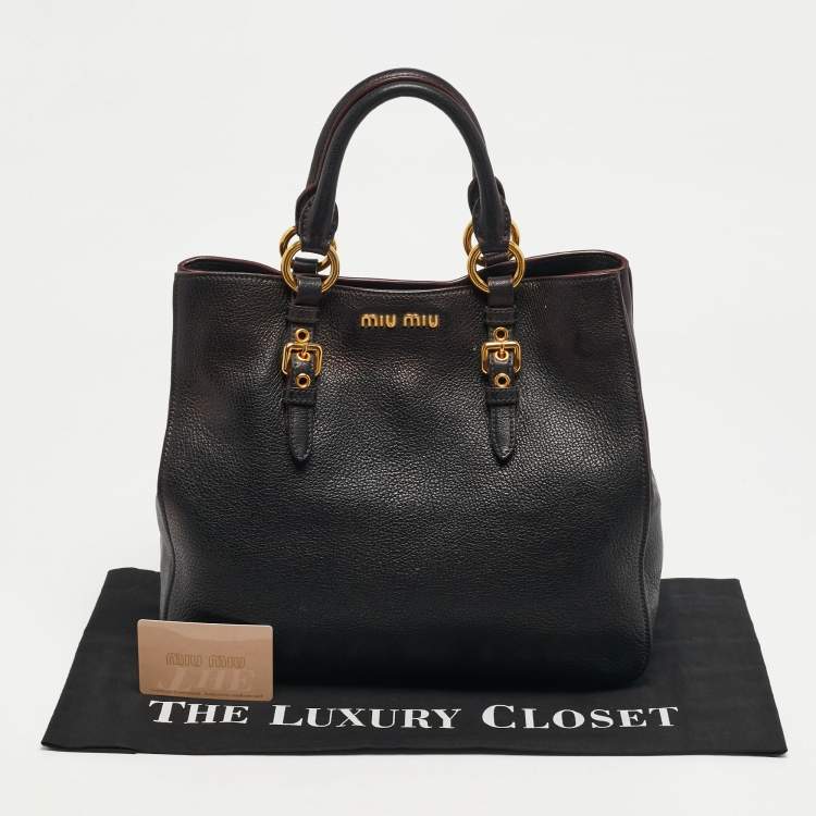 مملوكة مسبقًا Miu Miu Buckle Black Leather Madras Tote