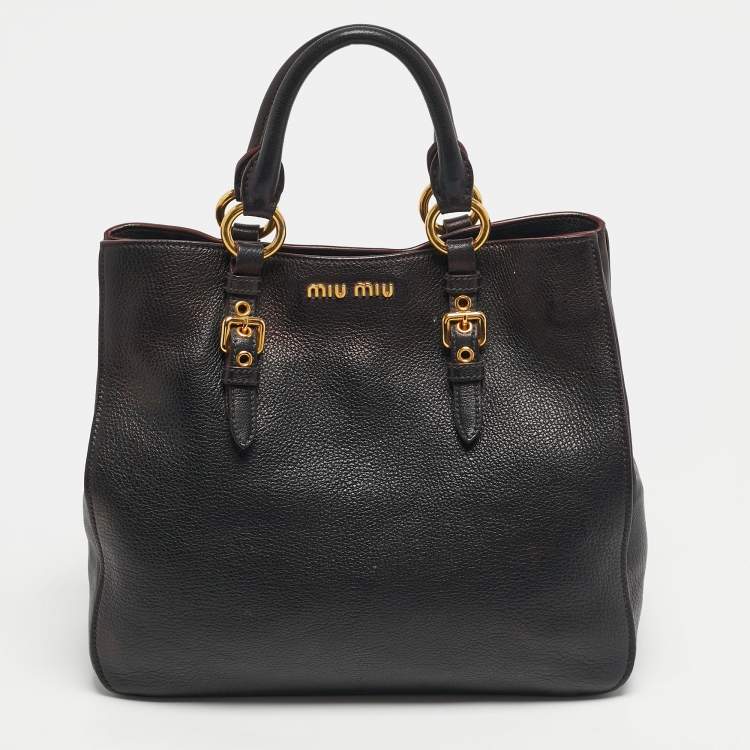 مملوكة مسبقًا Miu Miu Buckle Black Leather Madras Tote