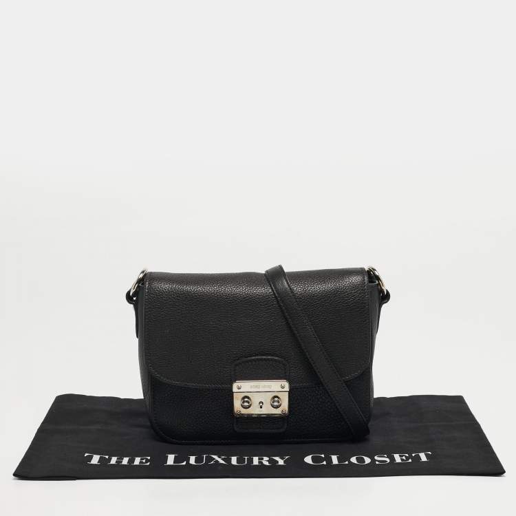 Pre Owned Miu Miu Pushlock Flap Black Leather Crossbody Bag