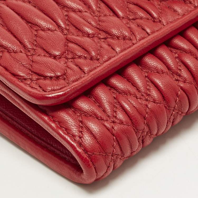 Pre Owned Miu Miu Crystal Embellished Red Matelassé Leather Wallet On Chain