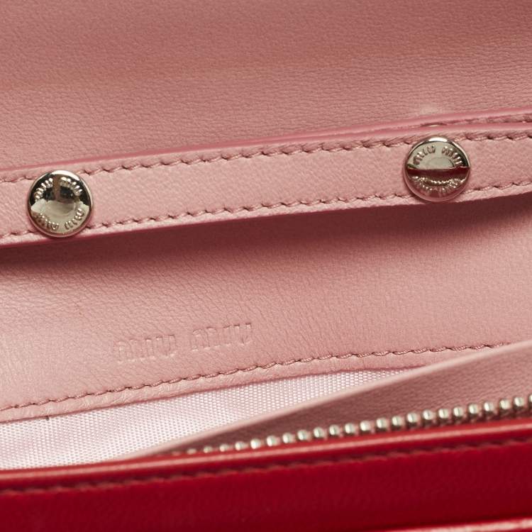 Pre Owned Miu Miu Crystal Embellished Red Matelassé Leather Wallet On Chain