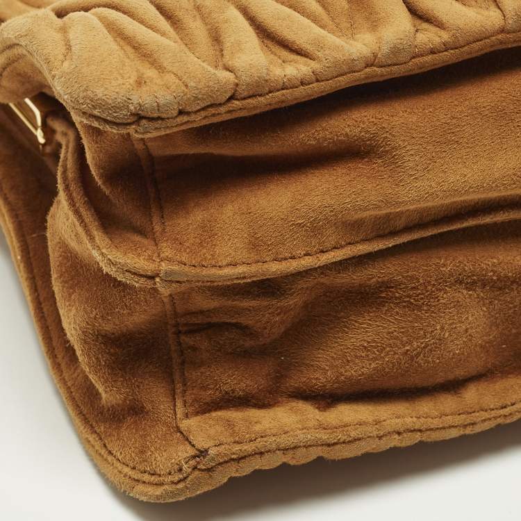 مملوكة مسبقًا Miu Miu Kisslock Frame Brown Matelassé Suede Clutch