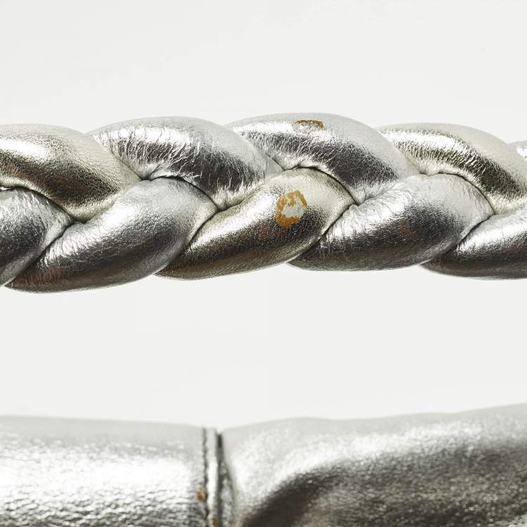 Pre Owned Miu Miu Coffer Silver Matelassé Leather Hobo