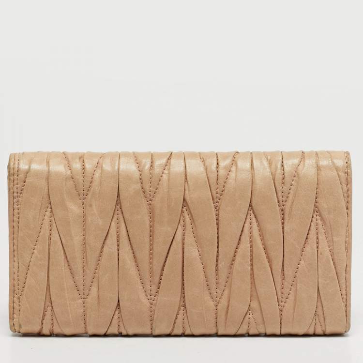 Pre Owned Miu Miu Beige Matelassé Leather Long Continental Wallet