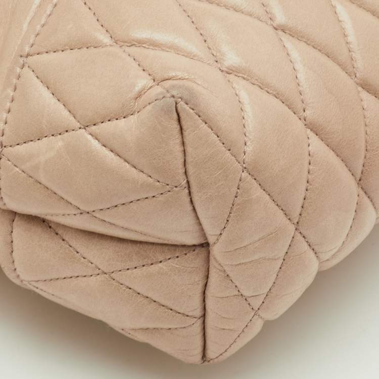 مملوكة مسبقًا Miu Miu Beige Vitello Shine Leather Drawstring Bucket Bag