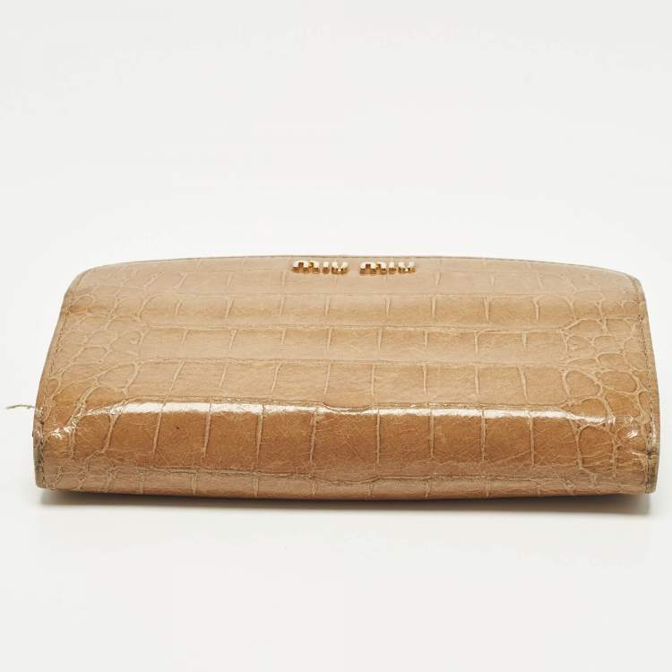 Pre Owned Miu Miu Brown Croc Embossed Leather Compact Wallet