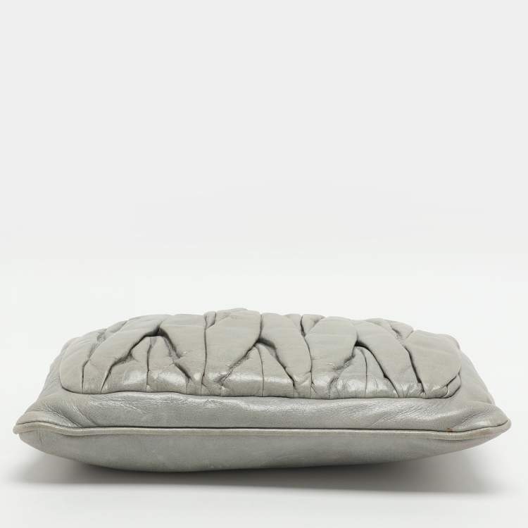 Pre Owned Miu Miu Grey Leather Baguette Bag