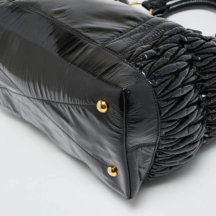 Pre Owned Miu Miu Black Matelassé Patent Leather Tote