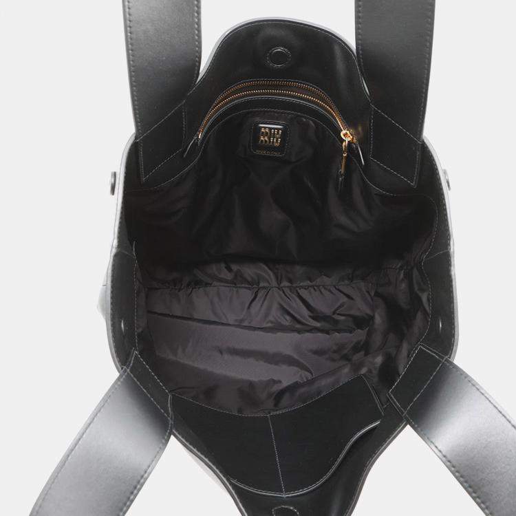 مملوكة مسبقًا Miumiu Hobo Bag Black Soft Leather