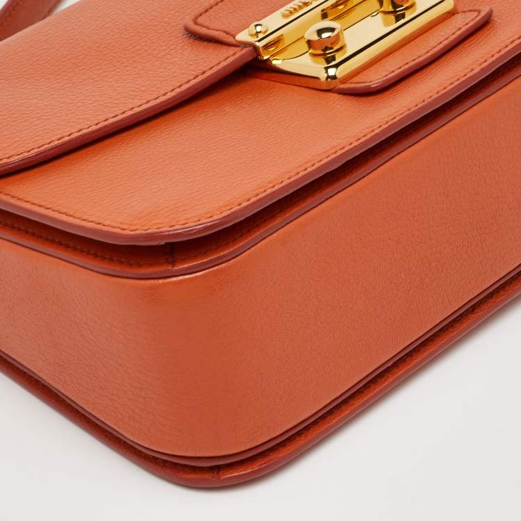 Pre Owned حقيبة ميو ميو جلد مادراس برتقالي بقفل ضاغط بقلاب بيد علوية