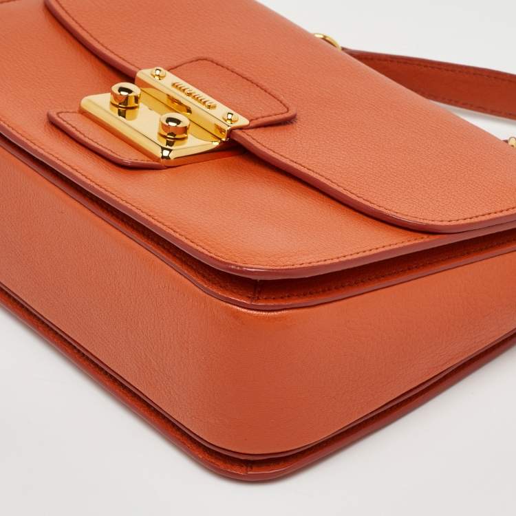 Pre Owned حقيبة ميو ميو جلد مادراس برتقالي بقفل ضاغط بقلاب بيد علوية