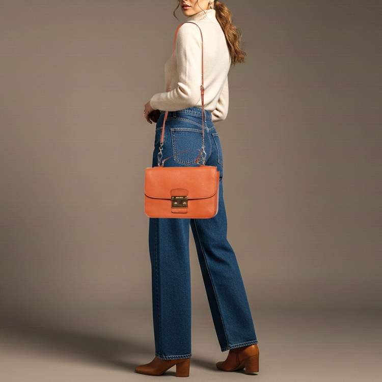 Pre Owned حقيبة ميو ميو جلد مادراس برتقالي بقفل ضاغط بقلاب بيد علوية