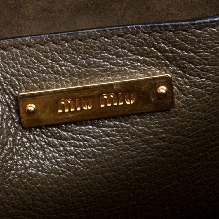 مملوكة مسبقًا Miu Miu Military Green Madras Leather Top Handle Bag