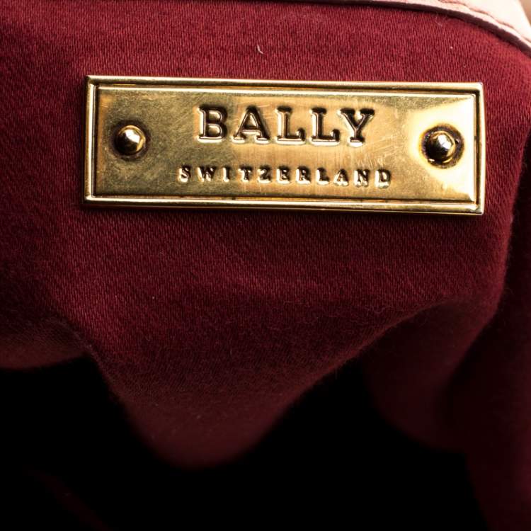 Pre Owned Bally Beige Matelasse Leather Shoulder Bag