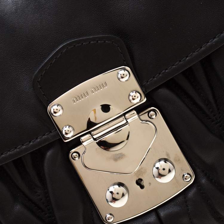 مملوكة مسبقًا Miu Miu Black Matelasse Leather Sacca 2 Hobo