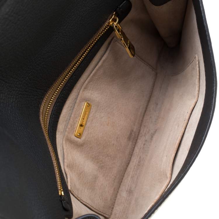 مملوكة مسبقًا Miu Miu Dark Grey Leather Clutch