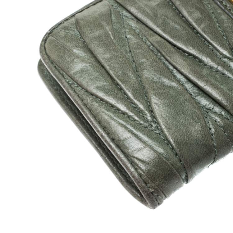 Pre Owned Miu Miu Green Matelasse Leather Clasp Lock Wallet