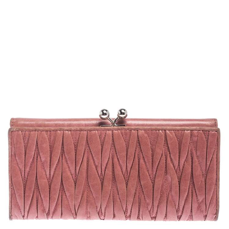 Pre Owned Miu Miu Pink Matelassé Leather French Continental Wallet