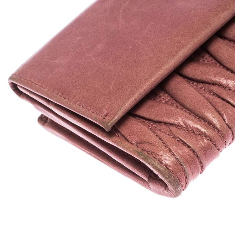Pre Owned Miu Miu Pink Matelassé Leather French Continental Wallet
