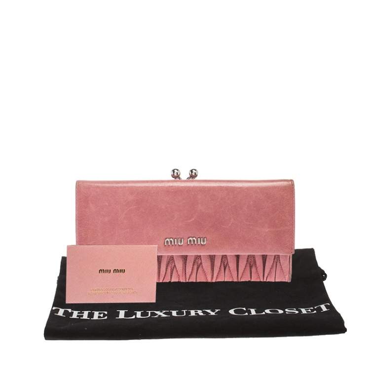 Pre Owned Miu Miu Pink Matelassé Leather French Continental Wallet