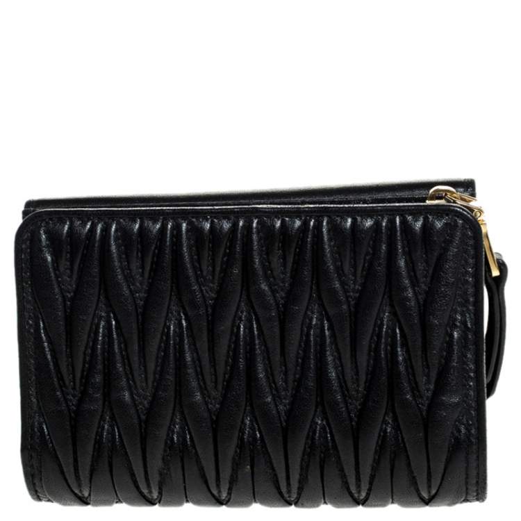 Pre Owned Miu Miu Black Matelasse Flap Compact Wallet 