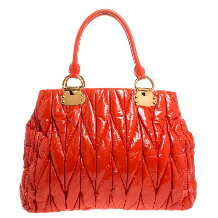 Pre Owned Miu Miu Coral Textured Patent Leather Tote 