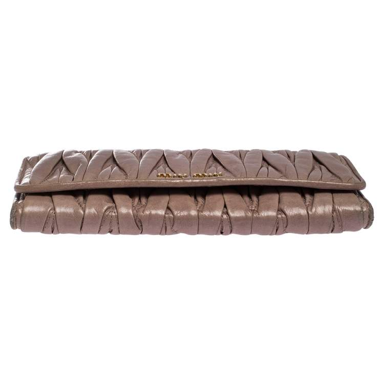 Pre Owned Miu Miu Old Rose Matelassé Leather Continental Wallet