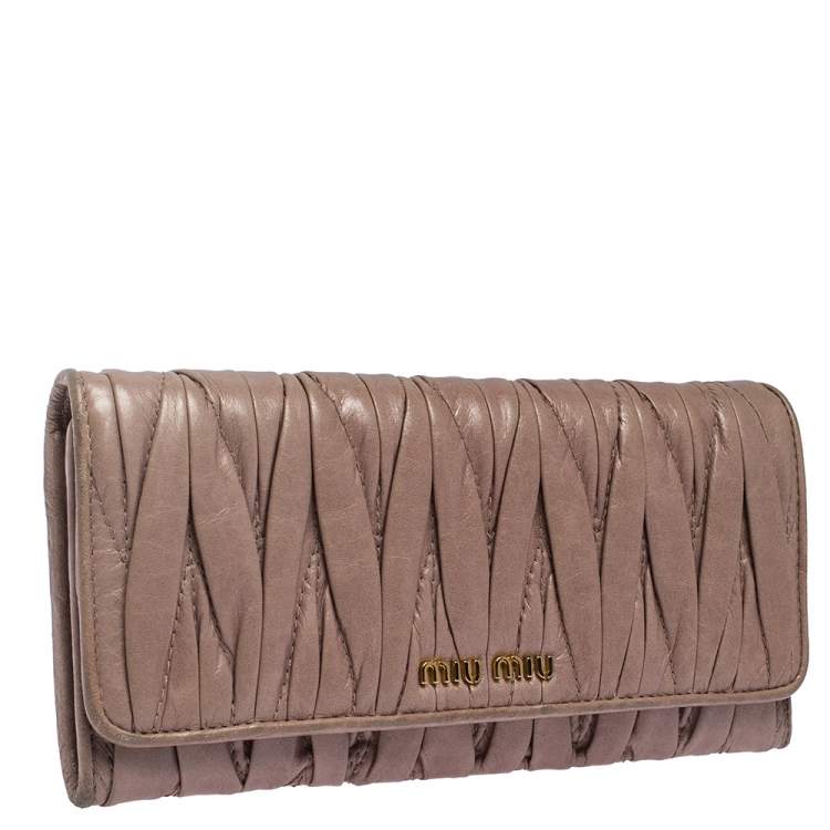 Pre Owned Miu Miu Old Rose Matelassé Leather Continental Wallet