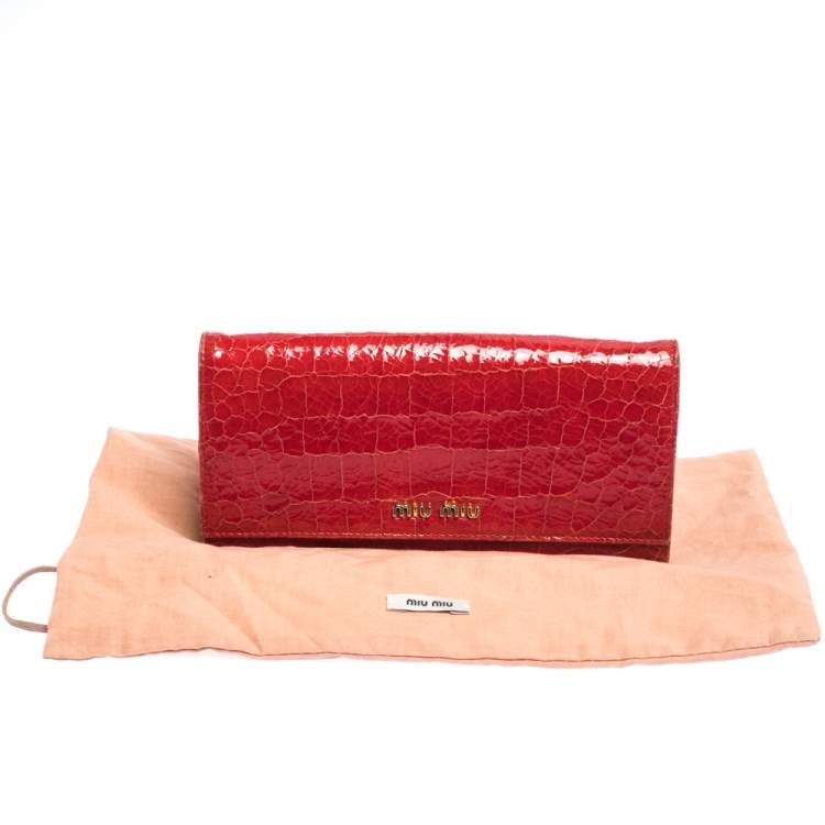 Pre Owned Miu Miu Red Crocodile Effect Patent Leather Flap Continental Wallet